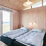 10 Person In Farso-by Traum 別荘