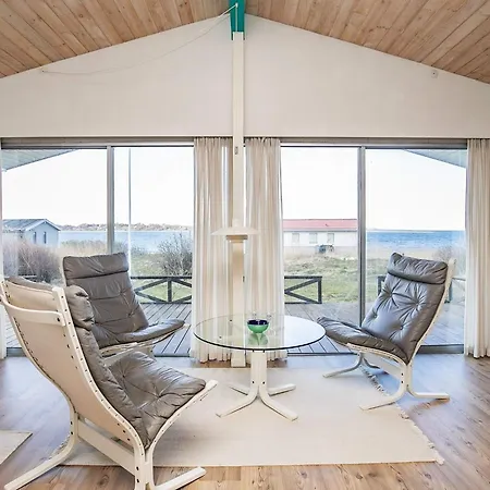 10 Person In Farso-by Traum Farsø