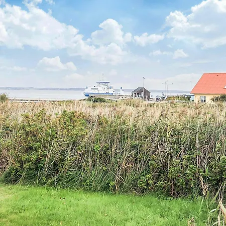 10 Person In Farso-by Traum Farsø